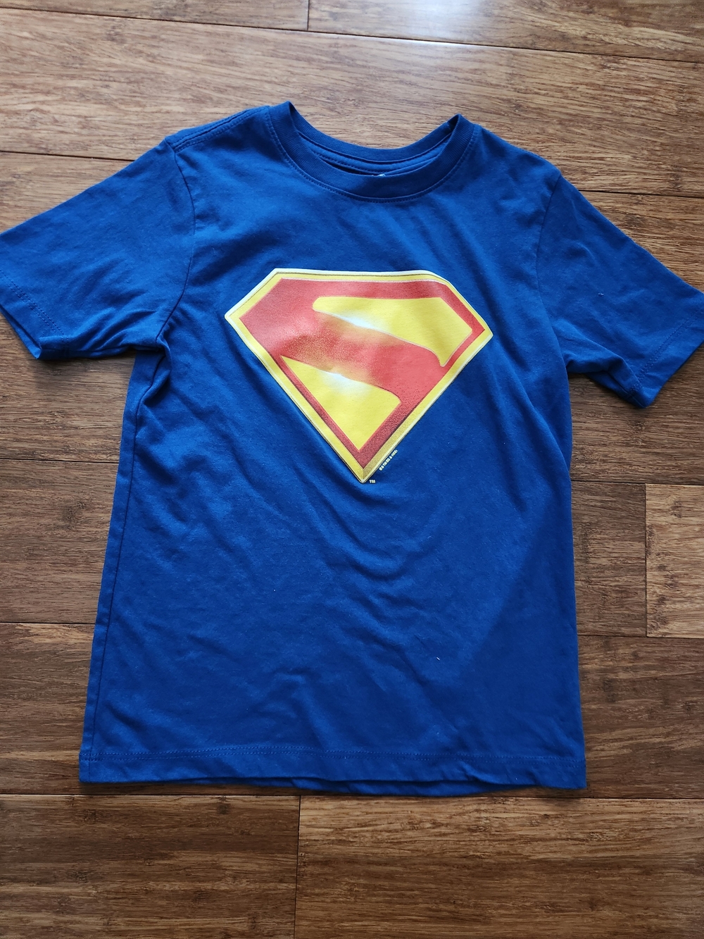 Superman Boy's Blue Superman Shield Tee Red & Yellow Logo Halloween, Small 6/7